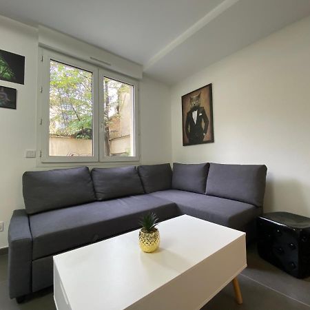 Calm And Comfort: Modern Apartment With A Garden Lione Esterno foto